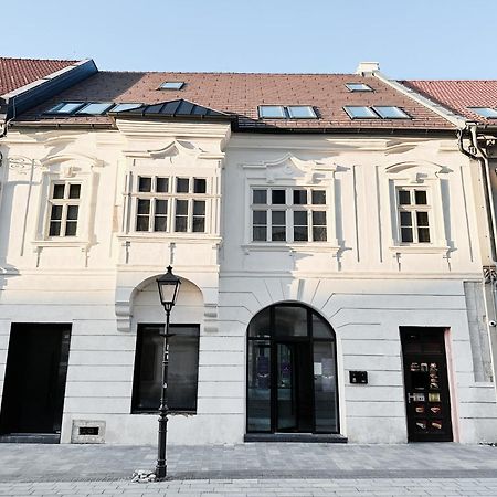 Hviezdoslavova Apartments, Trnava Centre, Parking Available 外观 照片