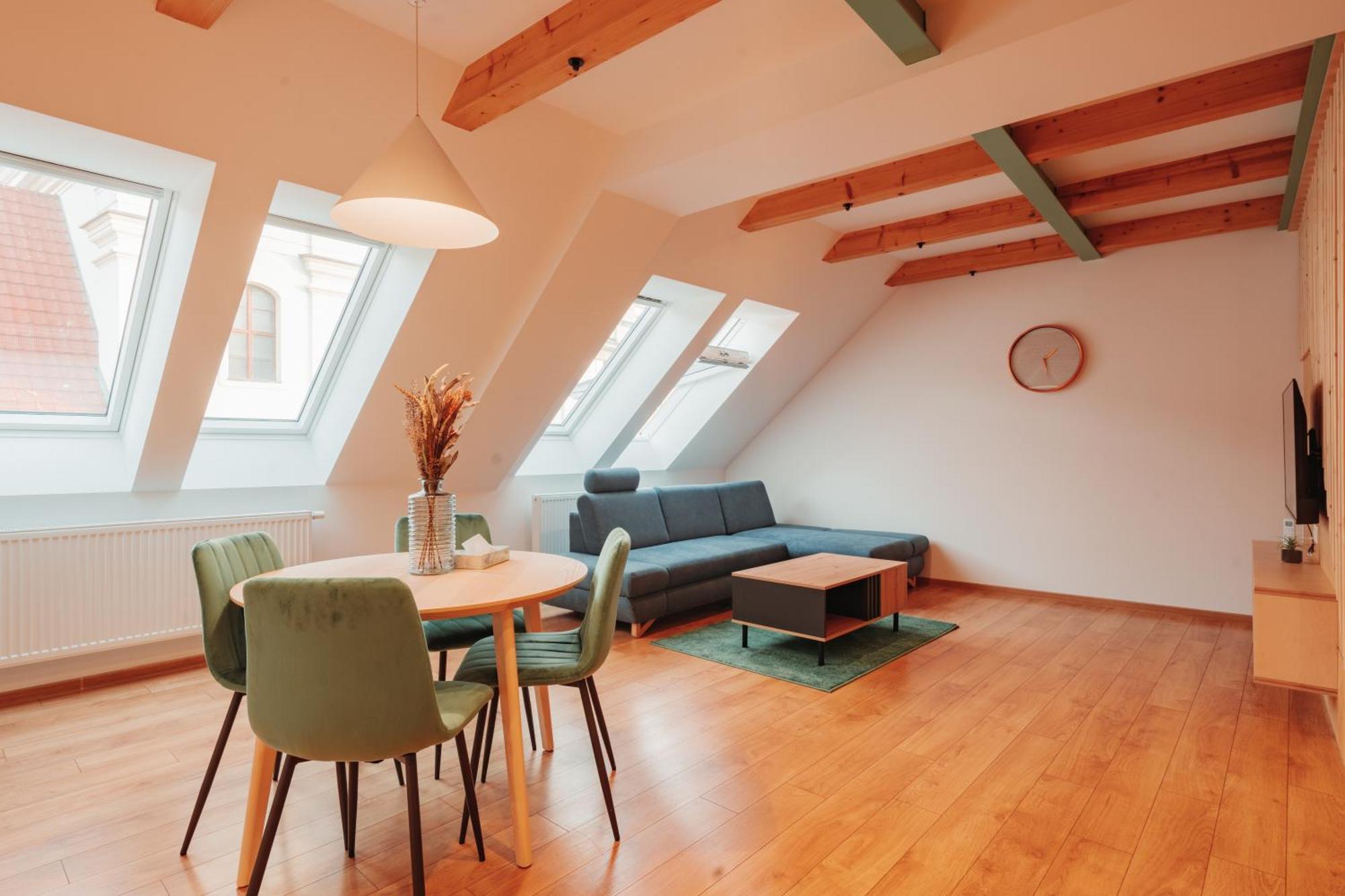Hviezdoslavova Apartments, Trnava Centre, Parking Available 外观 照片