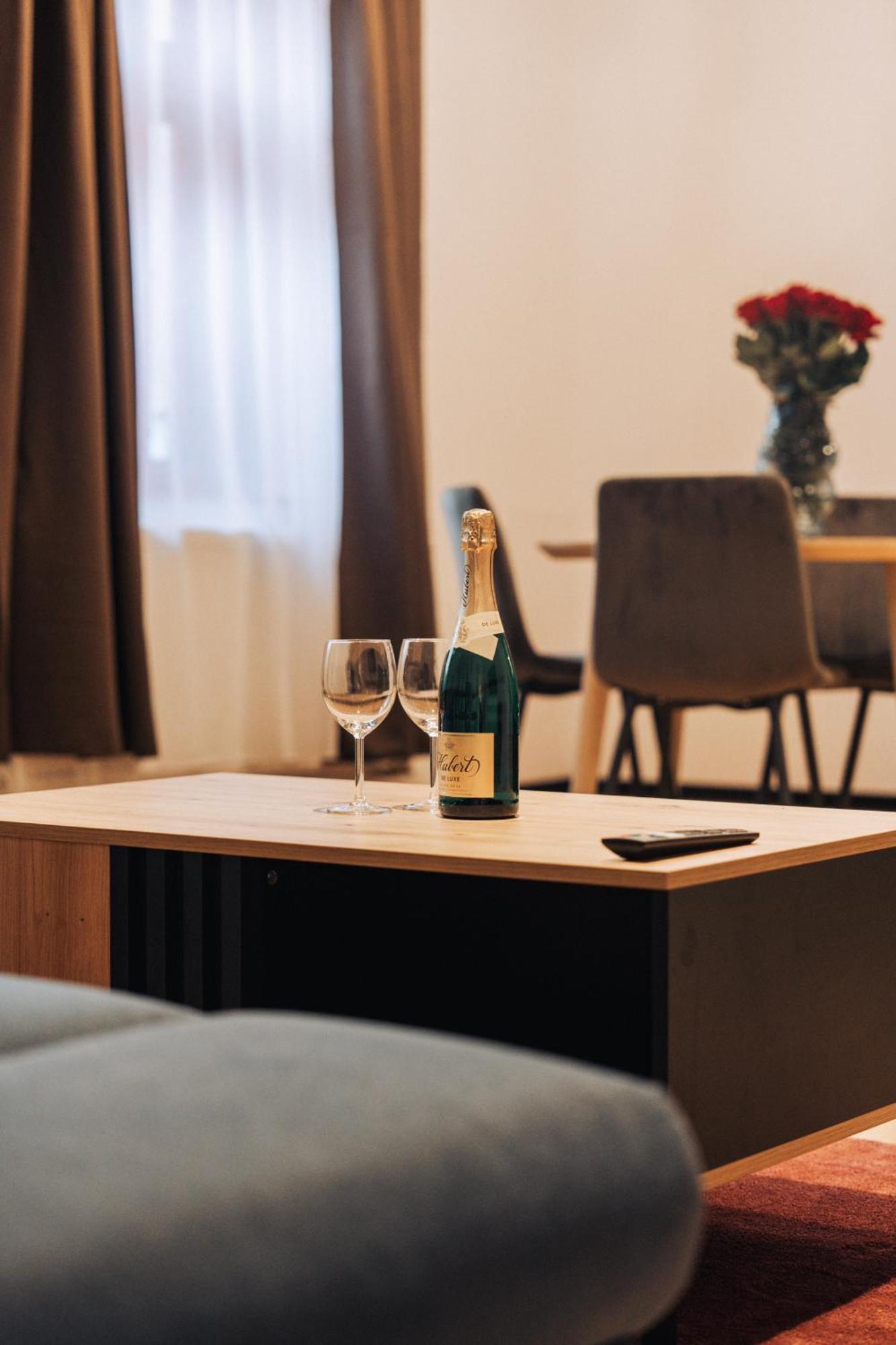 Hviezdoslavova Apartments, Trnava Centre, Parking Available 外观 照片